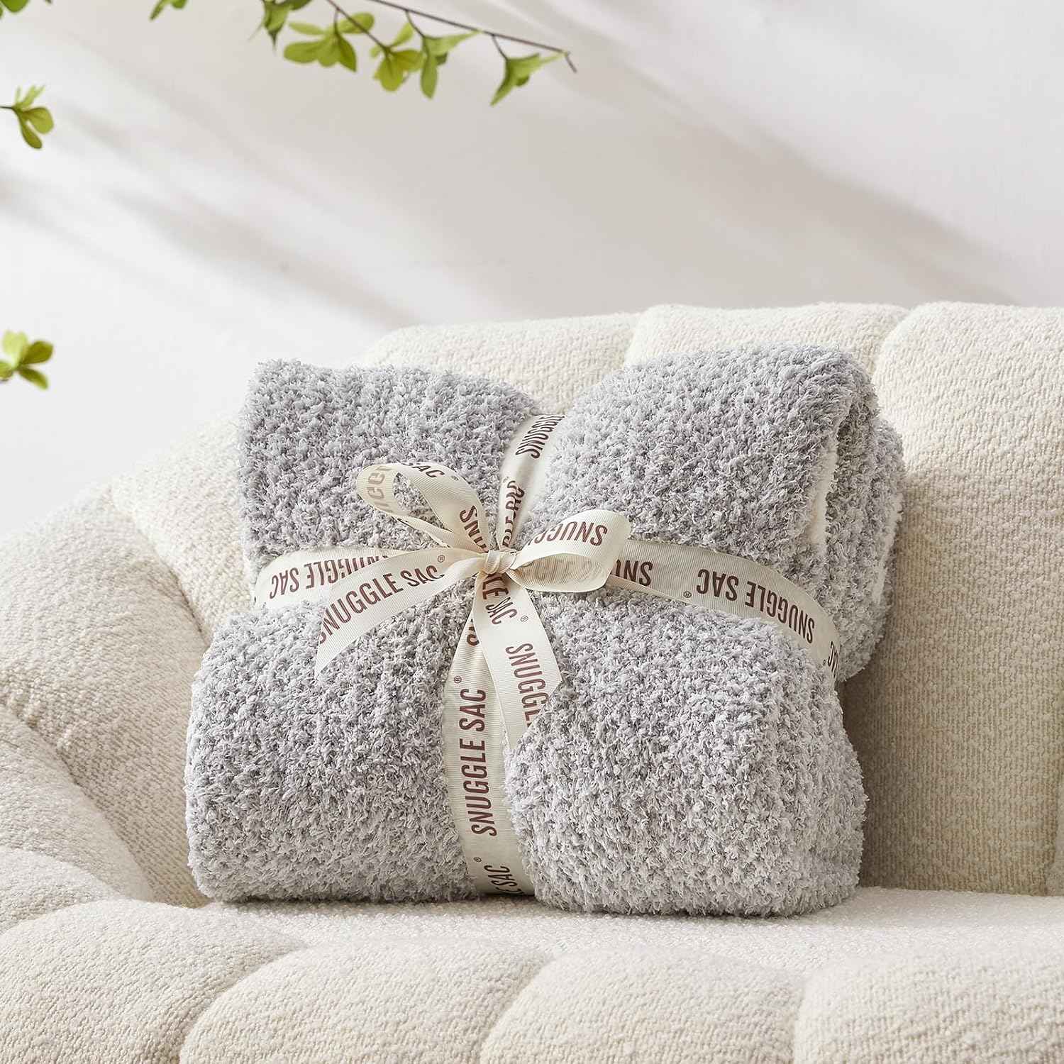 Snuggle Sac Heather Feather Yarn Grey Knit Throw Blanket wrapped as a perfect gift for people#Color_Grey