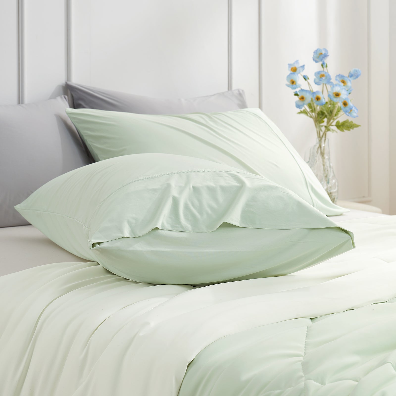 Set contents: Snuggle Sac 2 pack pillowcases included#Color_Green