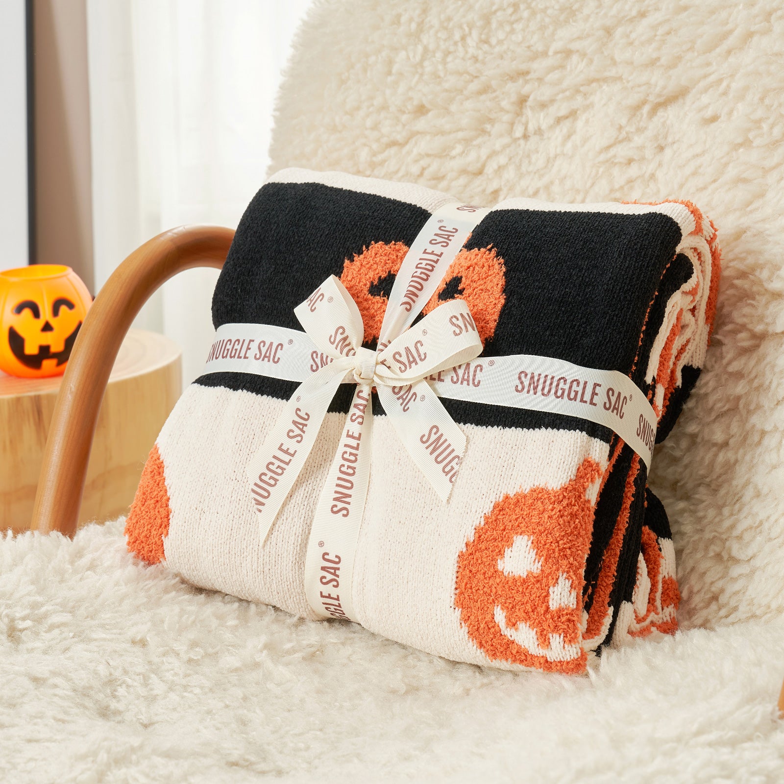 MochiSoft™ Reversible Pumpkin Bat Throw Blanket