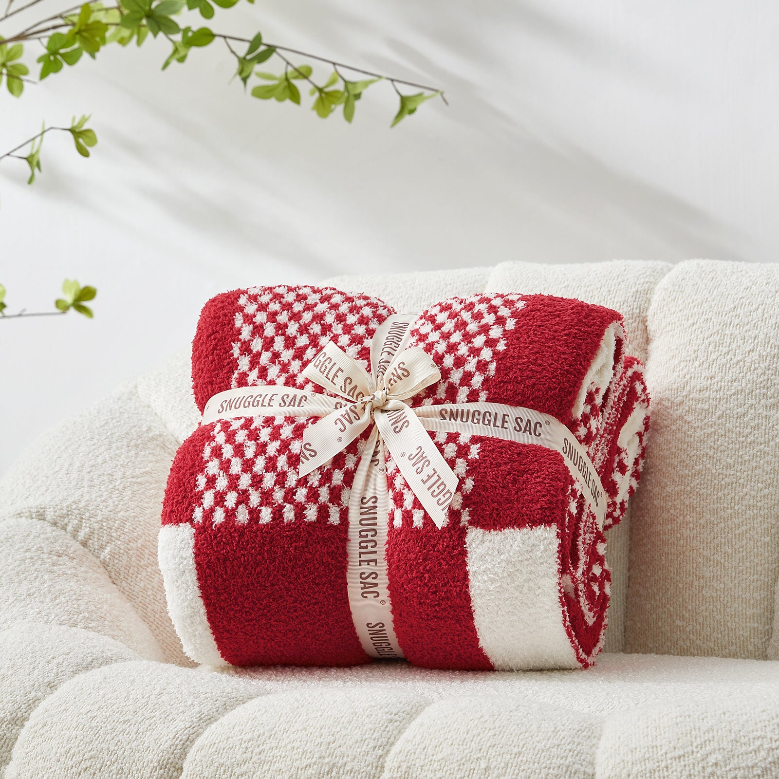 Snuggle Sacs Checkered Feather Yarn Knit Throw Blanket, wrapped with the ribbon as a perfect gift#color_Red White